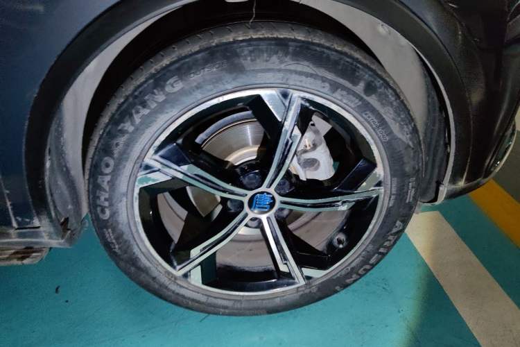 Used BYD Tang New Energy 2021 DM-i 112KM Prestige Model Right Front Wheel Hub