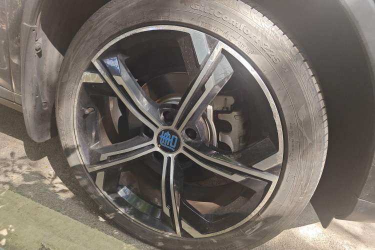 Used BYD Tang New Energy 2021 DM-i 112KM Prestige Model Right Front Wheel Hub