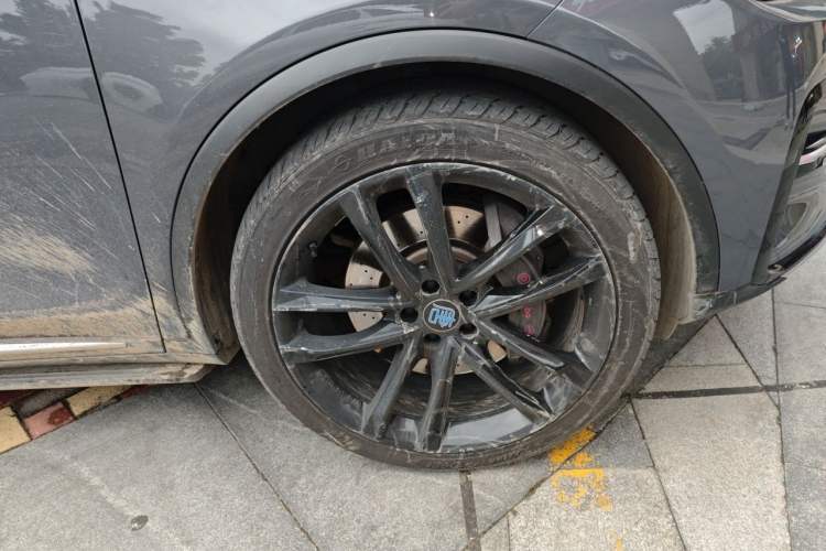 Used BYD Tang New Energy 2021 DM 2.0T Four-Wheel Drive High-Performance Flagship Model Right Front Wheel Hub