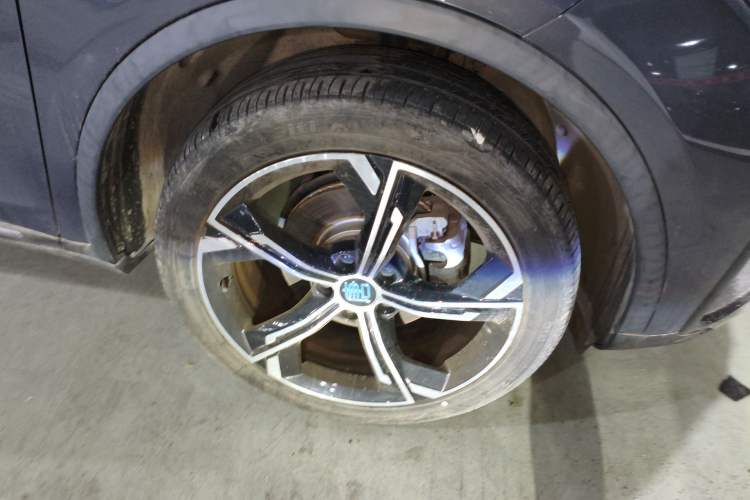 Used BYD Tang New Energy 2021 DM-i 112KM Prestige Model Right Front Wheel Hub