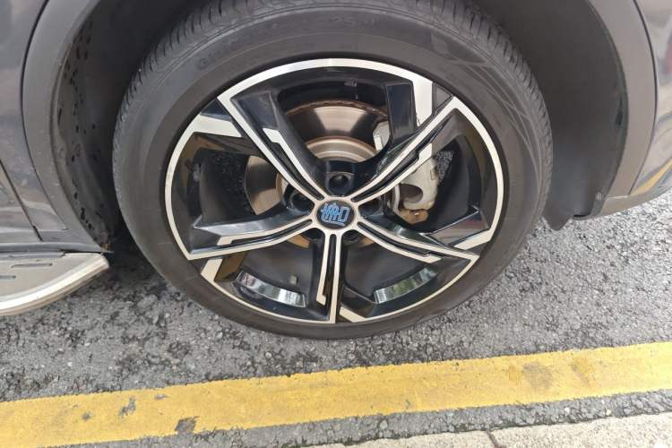 Used BYD Tang New Energy 2021 DM-i 112KM Prestige Model Right Front Wheel Hub