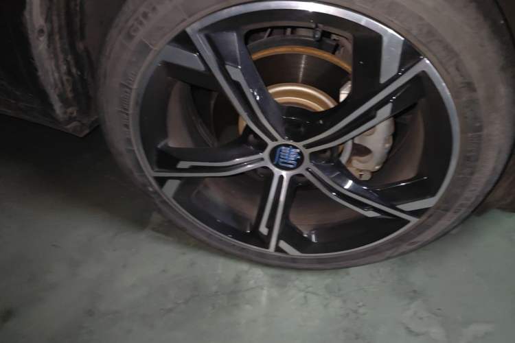 Used BYD Tang New Energy 2021 DM-i 112KM Prestige Model Right Front Wheel Hub