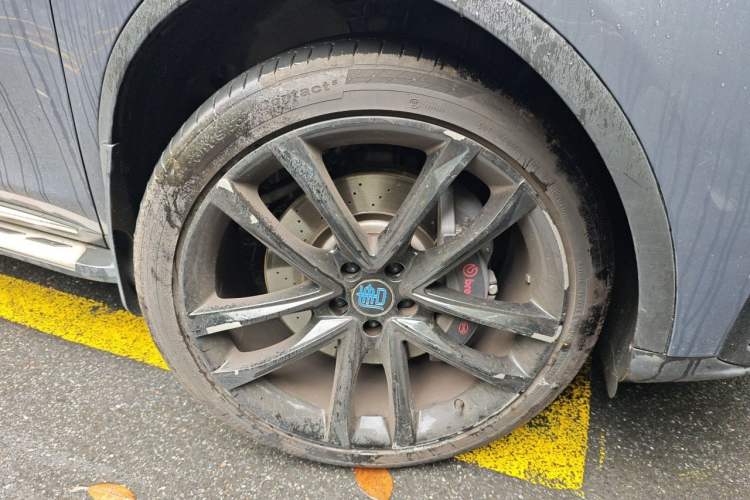 Used BYD Tang New Energy 2021 DM 2.0T Four-Wheel Drive High-Performance Flagship Model Right Front Wheel Hub