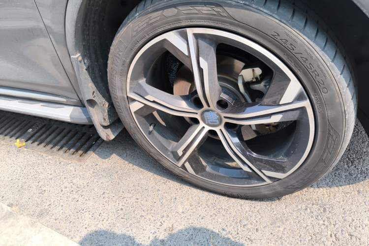 Used BYD Tang New Energy 2021 DM-i 112KM Prestige Model Right Front Wheel Hub