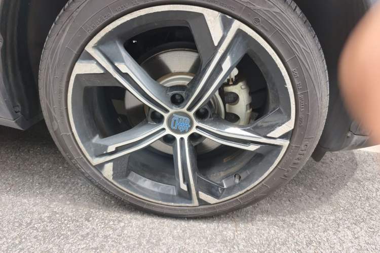 Used BYD Tang New Energy 2021 DM-i 112KM Prestige Model Right Front Wheel Hub