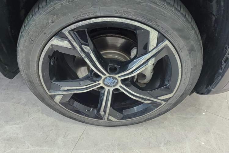 Used BYD Tang New Energy 2021 DM-i 112KM Prestige Model Right Front Wheel Hub