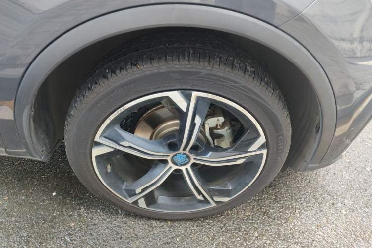 Used BYD Tang New Energy 2021 DM-i 112KM Prestige Model Right Front Wheel Hub