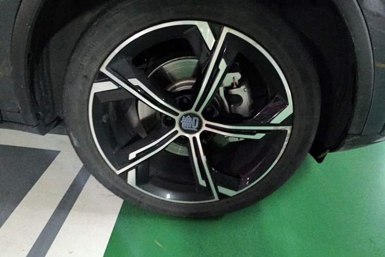 Used BYD Tang New Energy 2021 DM-i 112KM Prestige Model Right Front Wheel Hub