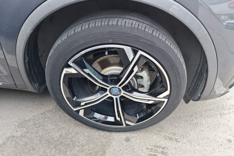 Used BYD Tang New Energy 2021 DM-i 112KM Prestige Model Right Front Wheel Hub