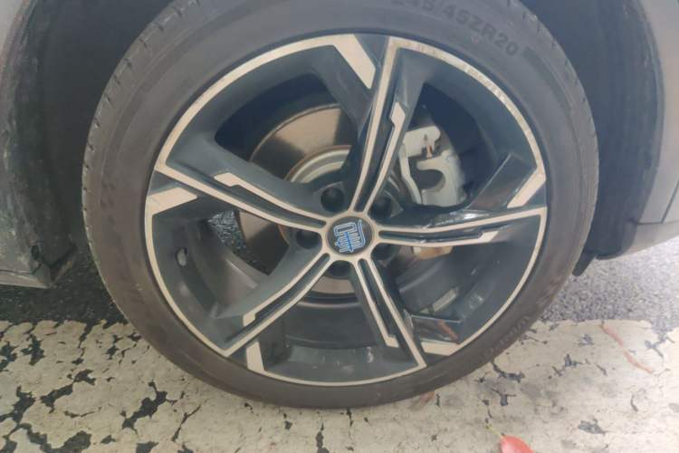 Used BYD Tang New Energy 2021 DM-i 112KM Prestige Model Right Front Wheel Hub