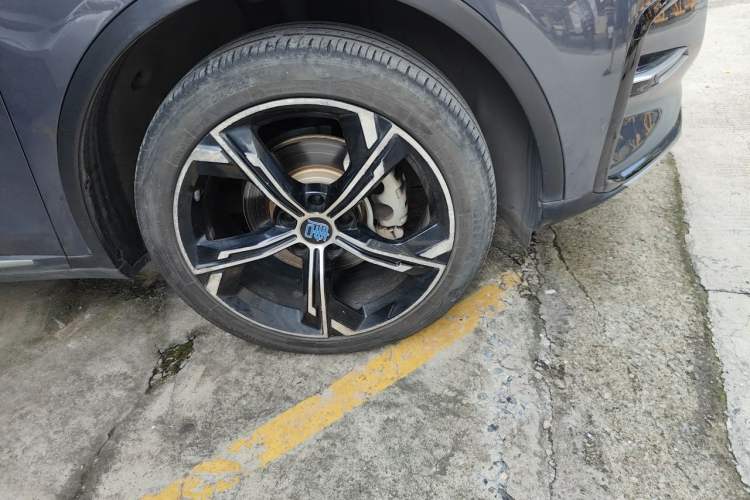 Used BYD Tang New Energy 2021 DM-i 112KM Prestige Model Right Front Wheel Hub