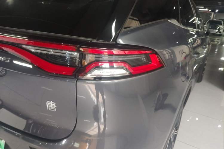 Used BYD Tang New Energy 2021 DM-i 112KM Prestige Model Right Rear Taillight