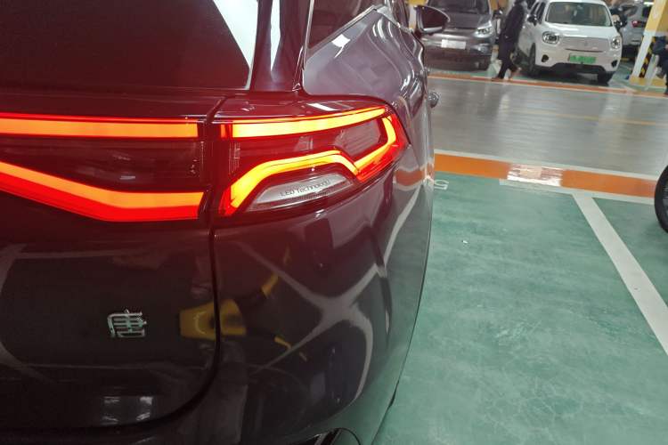 Used BYD Tang New Energy 2021 DM-i 112KM Prestige Model Right Rear Taillight
