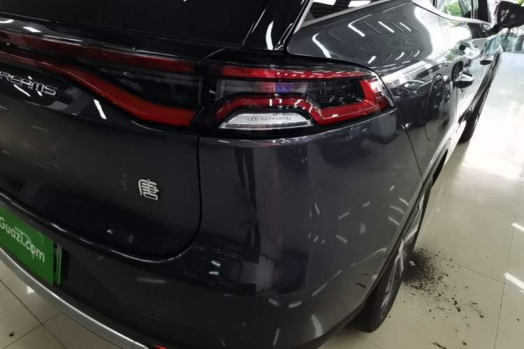 Used BYD Tang New Energy 2021 EV Long-Range Luxury Model Right Rear Taillight