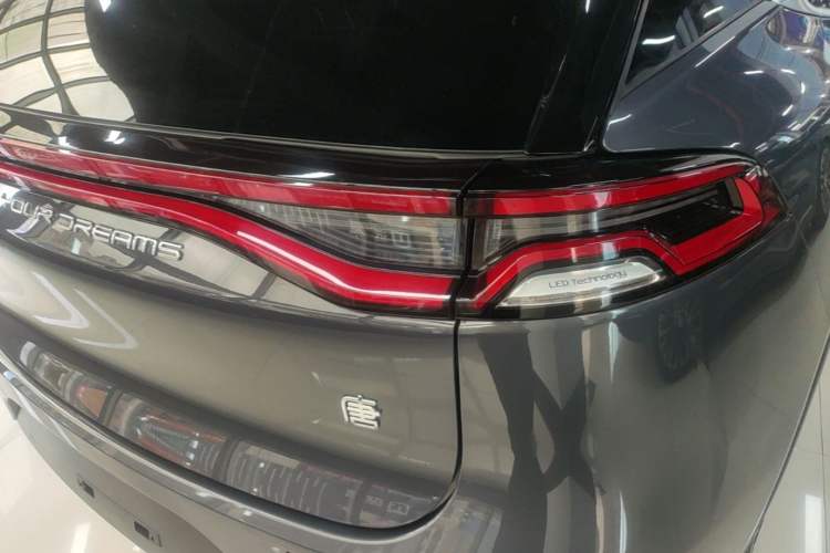 Used BYD Tang New Energy 2021 DM-i 112KM Prestige Model Right Rear Taillight