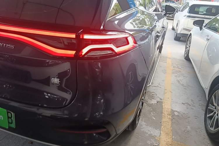 Used BYD Tang New Energy 2021 DM-i 112KM Prestige Model Right Rear Taillight