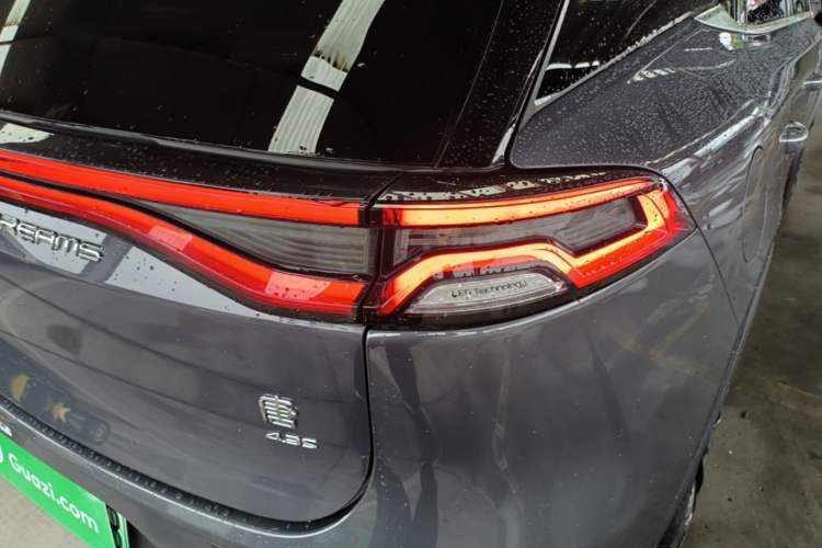 Used BYD Tang New Energy 2021 DM 2.0T Four-Wheel Drive High-Performance Flagship Model Right Rear Taillight