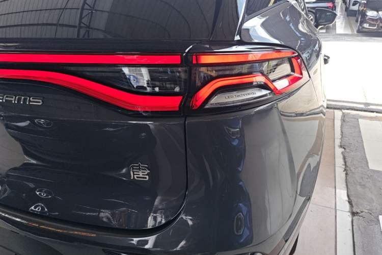 Used BYD Tang New Energy 2021 DM-i 112KM Prestige Model Right Rear Taillight