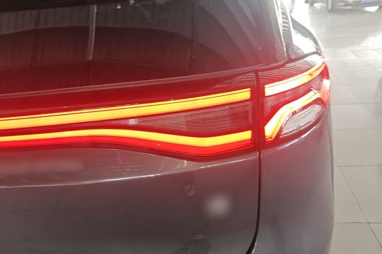 Used BYD Tang New Energy 2021 DM 2.0T Four-Wheel Drive Performance Edition Prestige Model Right Rear Taillight