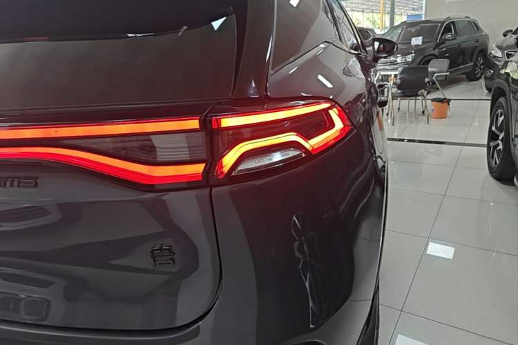 Used BYD Tang New Energy 2021 DM-i 112KM Prestige Model Right Rear Taillight
