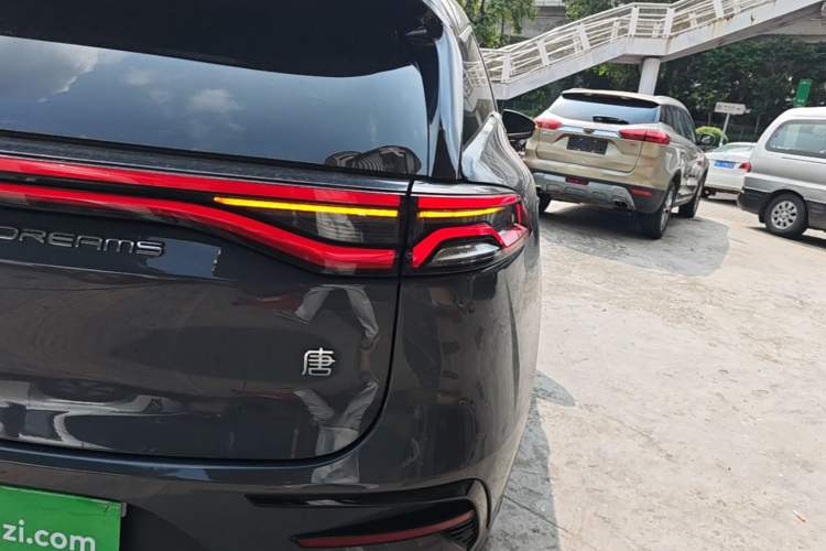 Used BYD Tang New Energy 2021 DM-i 112KM Prestige Model Right Rear Taillight