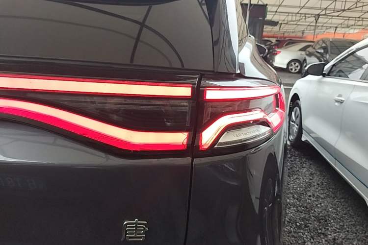 Used BYD Tang New Energy 2021 DM-i 112KM Prestige Model Right Rear Taillight