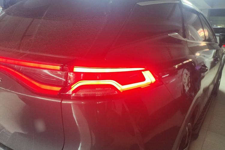 Used BYD Tang New Energy 2021 DM-i 112KM Prestige Model Right Rear Taillight