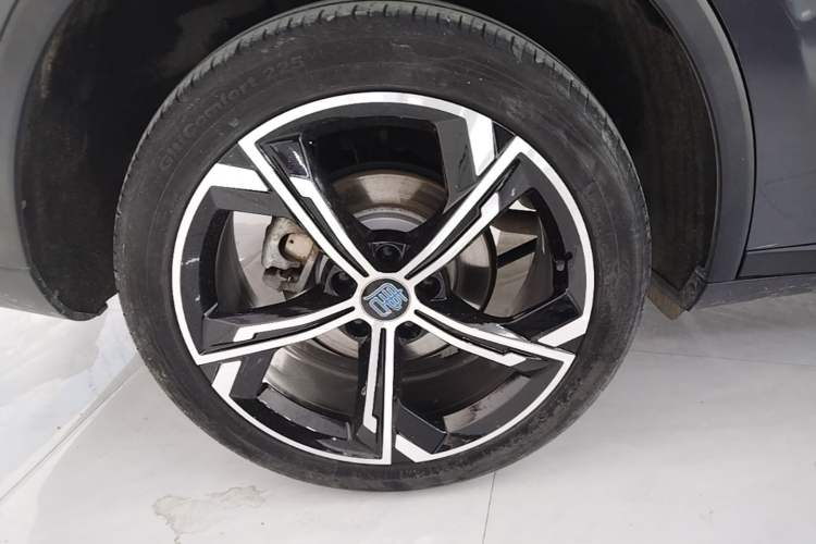 Used BYD Tang New Energy 2021 DM-i 112KM Prestige Model Right Rear Wheel Hub