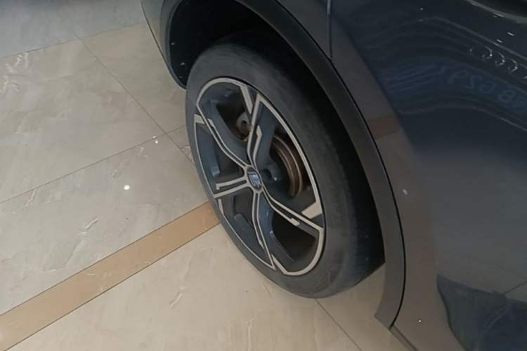 Used BYD Tang New Energy 2021 DM-i 112KM Prestige Model Right Rear Wheel Hub