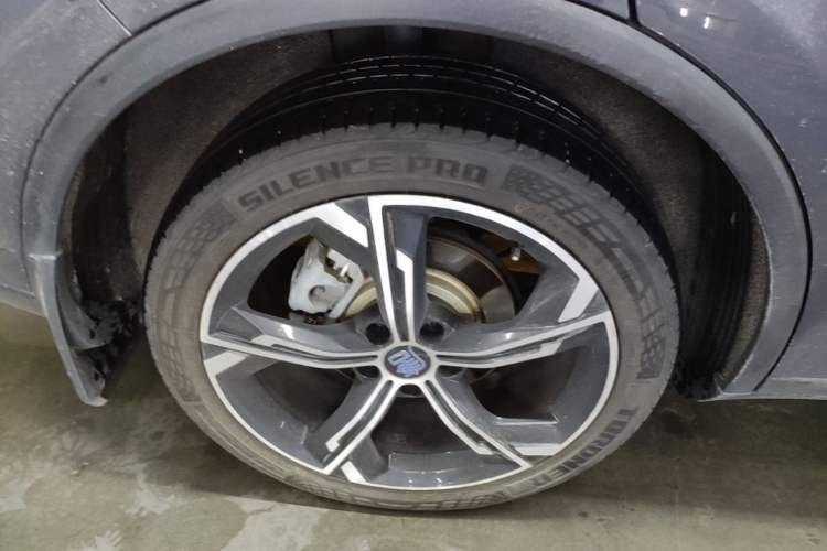 Used BYD Tang New Energy 2021 DM-i 112KM Prestige Model Right Rear Wheel Hub