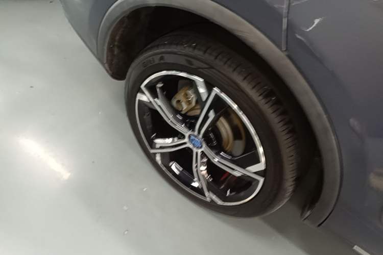 Used BYD Tang New Energy 2021 DM-i 112KM Prestige Model Right Rear Wheel Hub