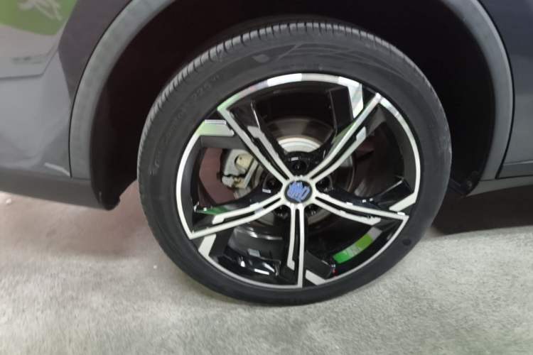 Used BYD Tang New Energy 2021 DM-i 112KM Prestige Model Right Rear Wheel Hub
