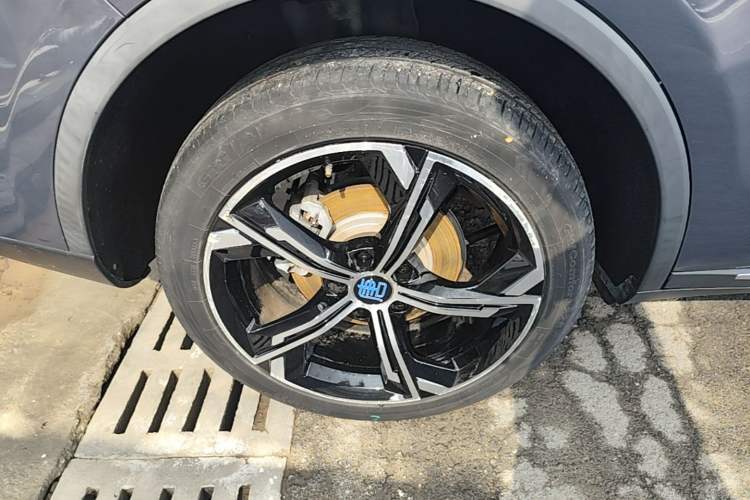 Used BYD Tang New Energy 2021 DM-i 112KM Prestige Model Right Rear Wheel Hub