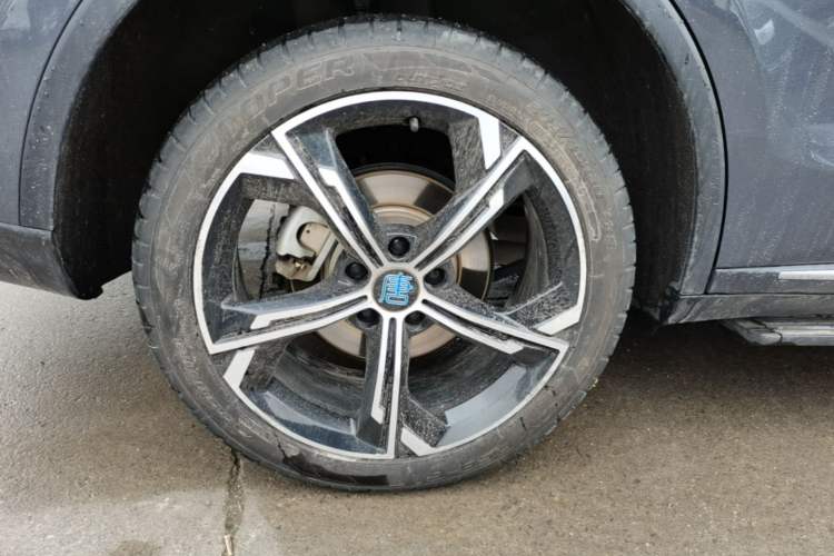 Used BYD Tang New Energy 2021 DM-i 112KM Prestige Model Right Rear Wheel Hub