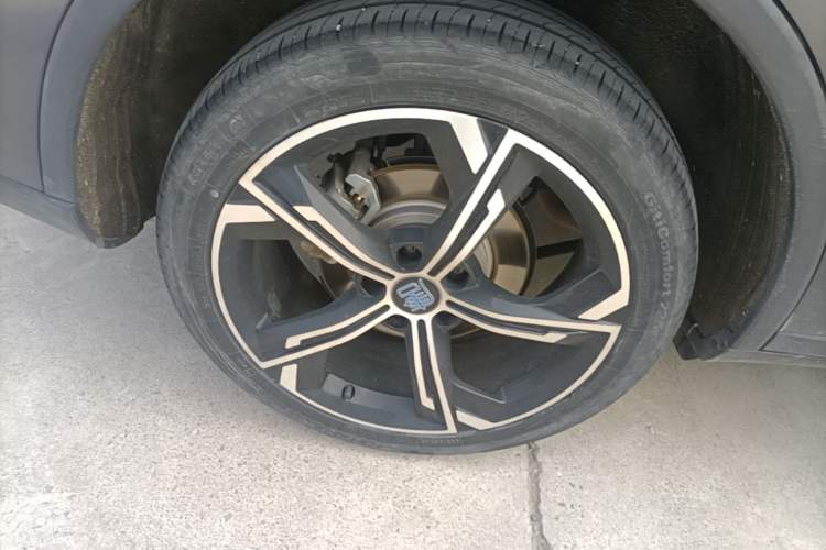 Used BYD Tang New Energy 2021 DM-i 112KM Prestige Model Right Rear Wheel Hub