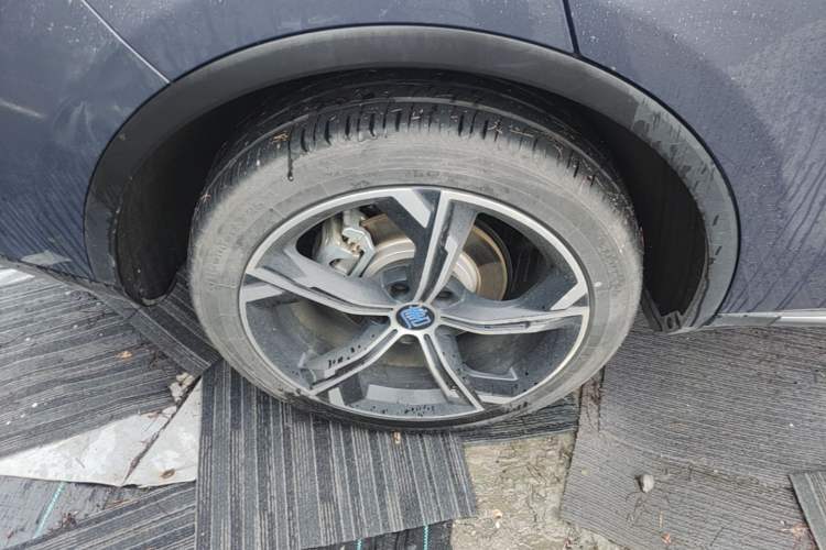 Used BYD Tang New Energy 2021 DM-i 112KM Prestige Model Right Rear Wheel Hub