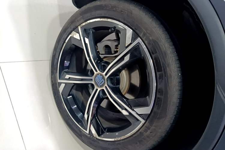 Used BYD Tang New Energy 2021 DM 2.0T Four-Wheel Drive Performance Edition Prestige Model Right Rear Wheel Hub