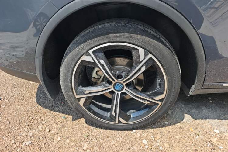 Used BYD Tang New Energy 2021 DM-i 112KM Prestige Model Right Rear Wheel Hub