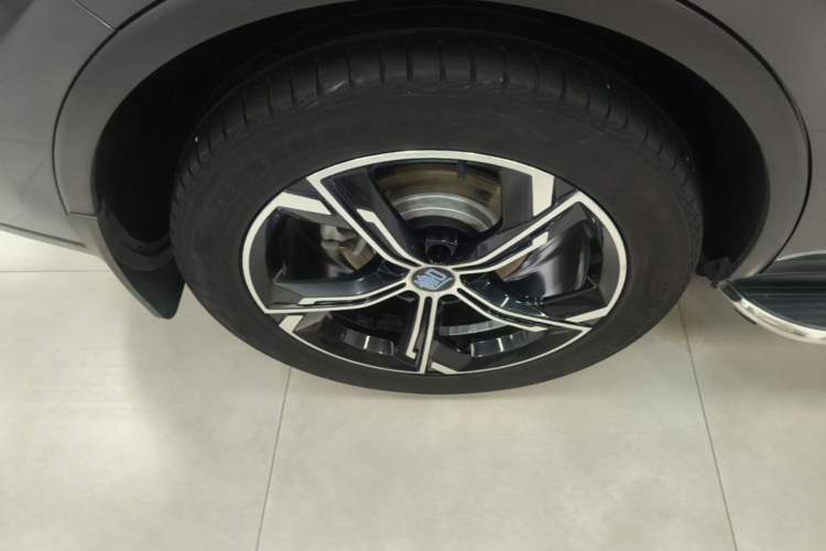 Used BYD Tang New Energy 2021 DM-i 112KM Prestige Model Right Rear Wheel Hub