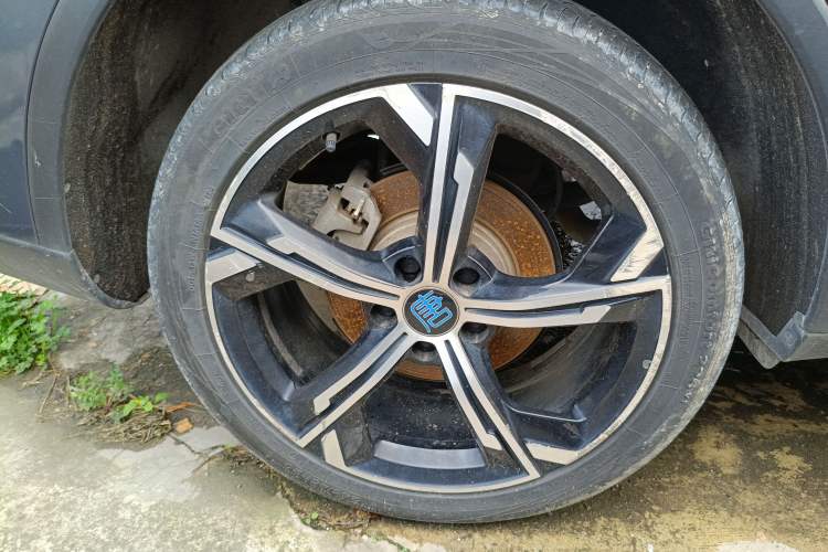 Used BYD Tang New Energy 2021 DM-i 112KM Prestige Model Right Rear Wheel Hub