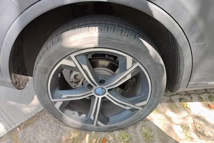 Used BYD Tang New Energy 2021 DM-i 112KM Prestige Model Right Rear Wheel Hub