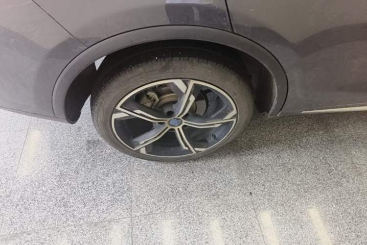 Used BYD Tang New Energy 2021 DM-i 112KM Prestige Model Right Rear Wheel Hub