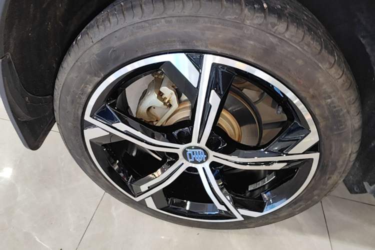 Used BYD Tang New Energy 2021 DM-i 112KM Prestige Model Right Rear Wheel Hub