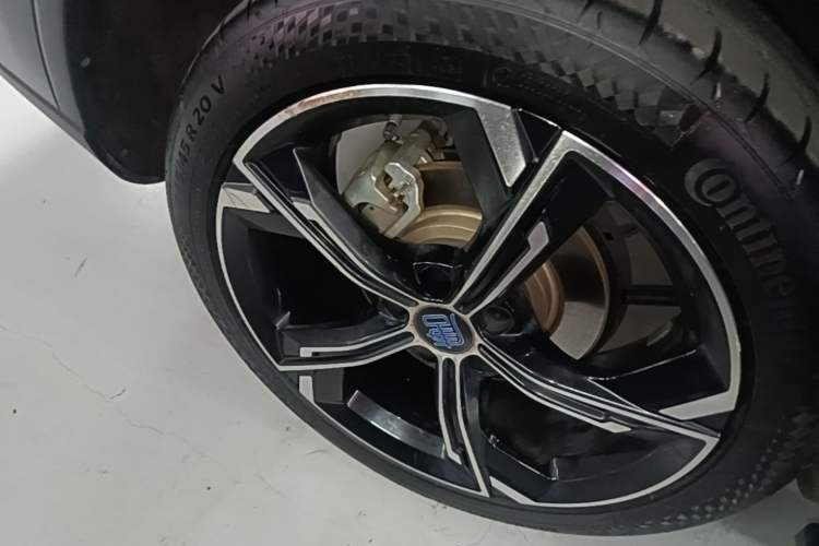 Used BYD Tang New Energy 2021 DM-i 112KM Prestige Model Right Rear Wheel Hub
