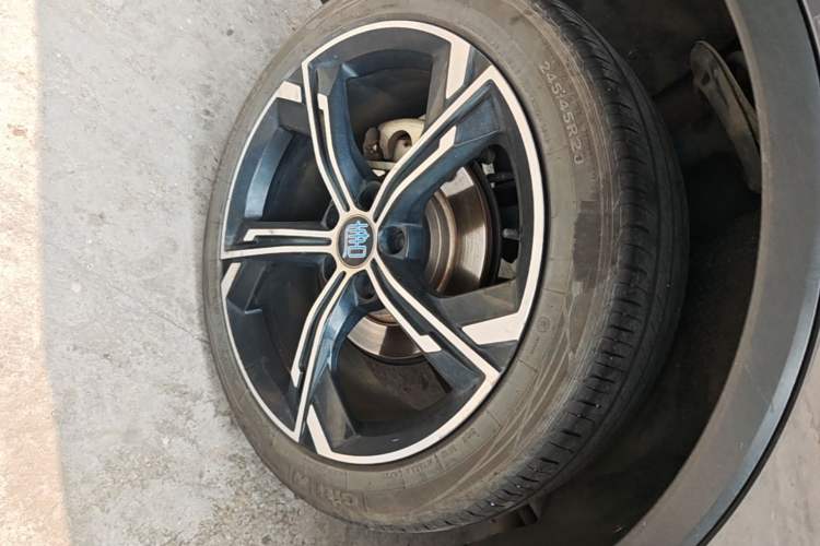 Used BYD Tang New Energy 2021 DM-i 112KM Prestige Model Right Rear Wheel Hub