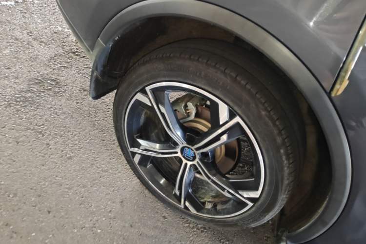 Used BYD Tang New Energy 2021 DM-i 112KM Prestige Model Right Rear Wheel Hub