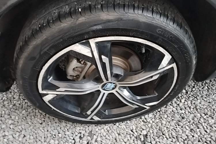 Used BYD Tang New Energy 2021 DM-i 112KM Prestige Model Right Rear Wheel Hub