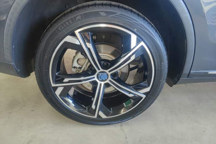 Used BYD Tang New Energy 2021 DM-i 112KM Prestige Model Right Rear Wheel Hub