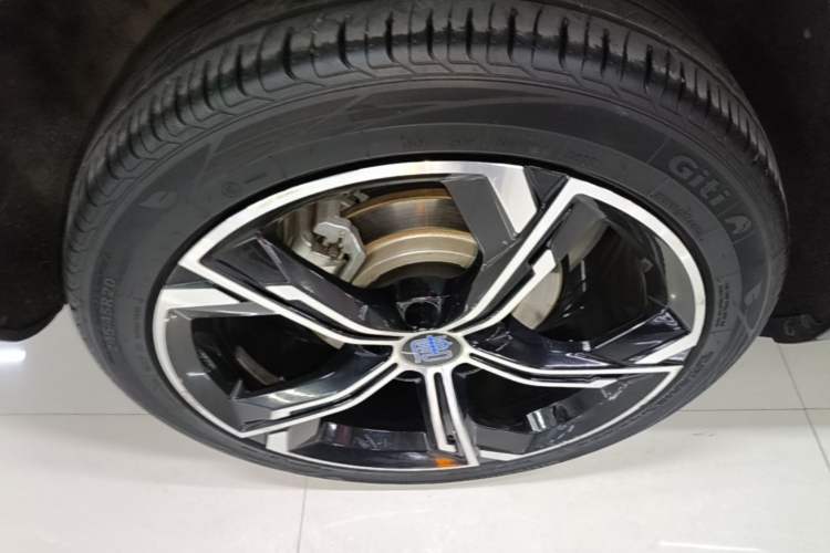 Used BYD Tang New Energy 2021 DM-i 112KM Prestige Model Right Rear Wheel Hub