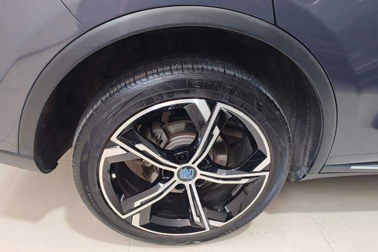 Used BYD Tang New Energy 2021 DM-i 112KM Prestige Model Right Rear Wheel Hub